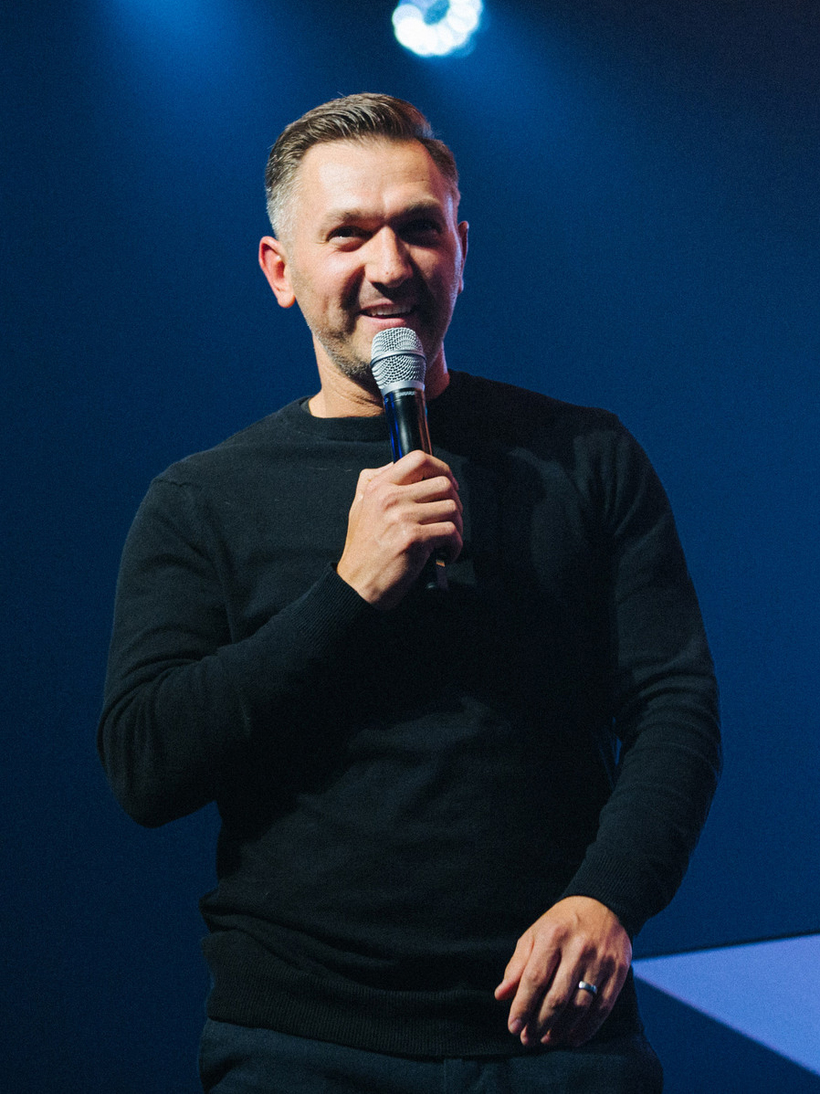 Пастор Славик Шишикин